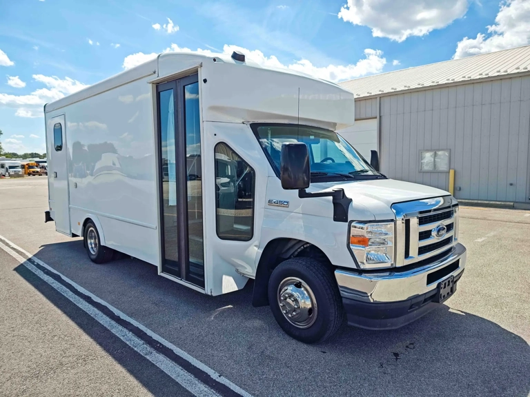 Picture of 2021 Ford Terra Transit Turtle Top Mobile Clinic