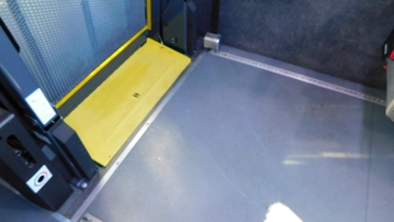 Picture of 2017 Ford F-550 Shuttle Bus