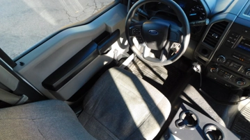 Picture of 2017 Ford F-550 Shuttle Bus