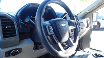 Picture of 2017 Ford F-550 Shuttle Bus