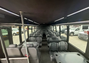 Picture of 2016 Ford F-550 Shuttle Bus