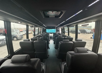 Picture of 2016 Ford F-550 Shuttle Bus