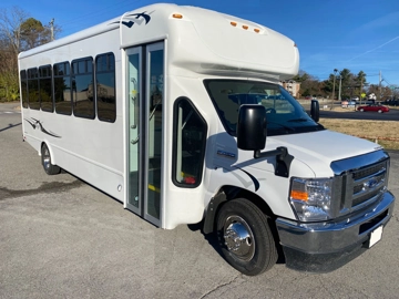 Picture of 2025 Ford E450 Starcraft MVP Mid Size Bus