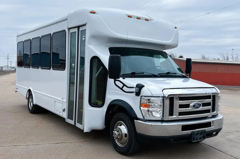 Picture of 2021 Ford E-350 Shuttle Bus