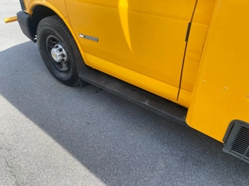 Picture of 2005 Chevrolet Express 3500 Bus School Bus