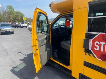 Picture of 2005 Chevrolet Express 3500 Bus School Bus