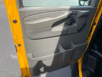 Picture of 2005 Chevrolet Express 3500 Bus School Bus