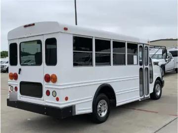 Picture of 2007 Chevrolet Express 3500 Shuttle Bus