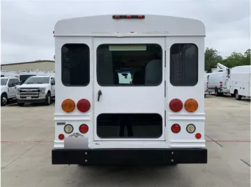 Picture of 2007 Chevrolet Express 3500 Shuttle Bus