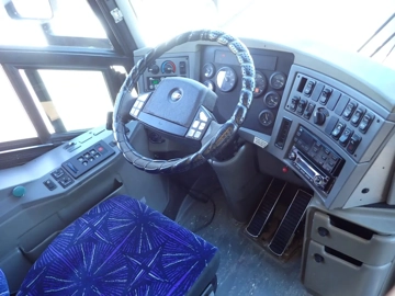 Picture of 2005 MCI J4500 Coach Bus
