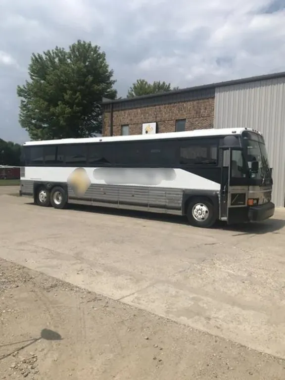 Picture of 1989 MCI 102A3 Coach Bus