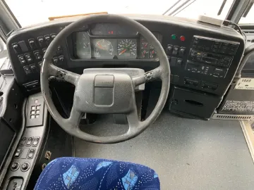 1999 Prevost H3-45 ADA Coach Bus