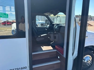 Picture of 2017 Ford E450 StarCraft Shuttle Bus