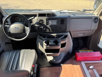 Picture of 2017 Ford E450 StarCraft Shuttle Bus