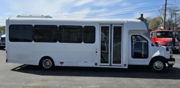 2017 Chevrolet Express 4500 ADA Shuttle Bus