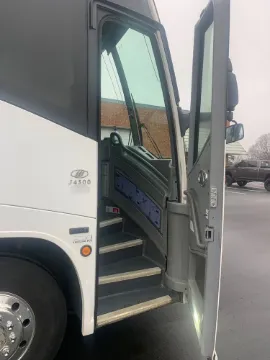 2007 MCI J4500 Coach Bus