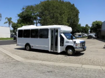 Picture of 2017 Ford E450 Challenger Shuttle Bus