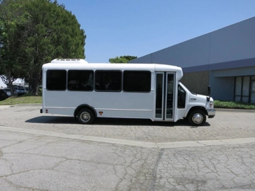 Picture of 2017 Ford E450 Challenger Shuttle Bus