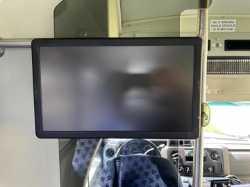 Picture of 2017 Ford E450 Challenger Shuttle Bus