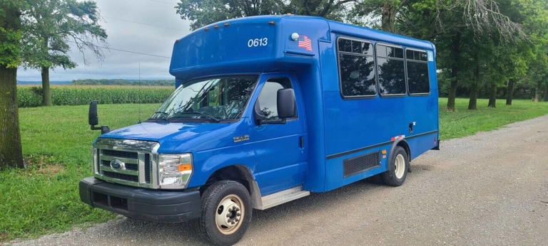 Picture of 2013 Ford E-450 ADA Shuttle Bus