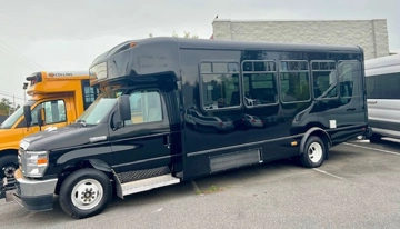 Picture of 2025 Ford Eldorado Advantage Shuttle Bus