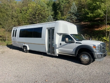 Picture of 2016 Ford F550 Elkhart Coach Shuttle Bus