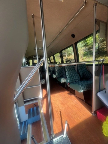 Picture of 2016 Ford F550 Elkhart Coach Shuttle Bus