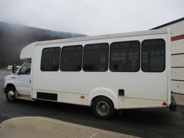 Picture of 2012 Ford StarTrans Shuttle Bus