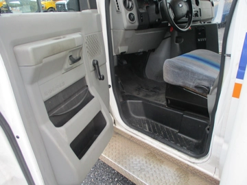 Picture of 2011 Ford Glaval Shuttle Bus
