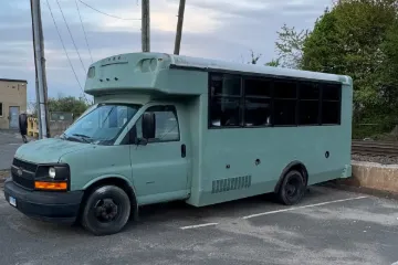 Picture of 2012 Chevrolet Skoolie Conversion