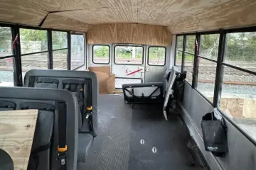 Picture of 2012 Chevrolet Skoolie Conversion