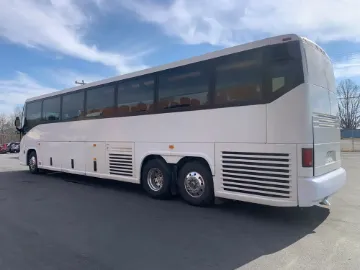 1999 MCI 102-EL3 Coach Bus