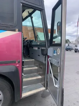 1994 MCI 102-DL3 Coach Bus