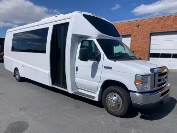 2018 Ford E-450 Shuttle Bus
