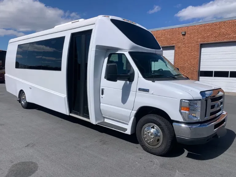 2018 Ford E-450 Shuttle Bus