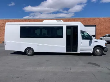 2018 Ford E-450 Shuttle Bus