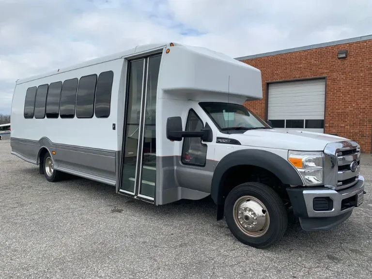 2014 Ford F-550 Shuttle Bus