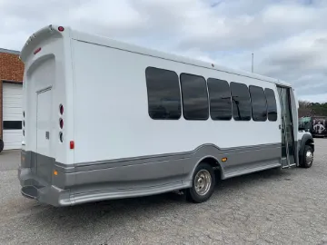2014 Ford F-550 Shuttle Bus