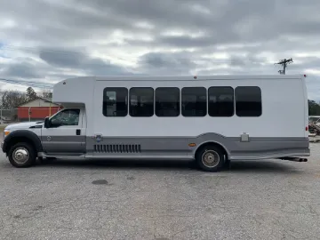 2014 Ford F-550 Shuttle Bus