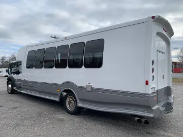 2014 Ford F-550 Shuttle Bus