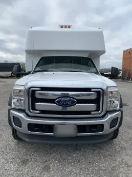 2014 Ford F-550 Shuttle Bus