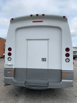 2014 Ford F-550 Shuttle Bus