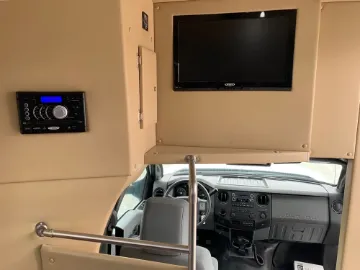2014 Ford F-550 Shuttle Bus