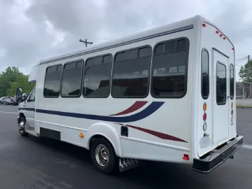 2010 Ford E-450 Shuttle Bus