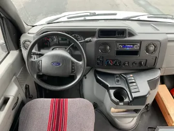 2010 Ford E-450 Shuttle Bus