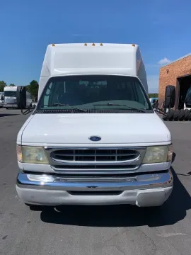 2002 Ford E-450 Shuttle Bus