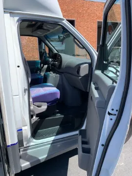 2002 Ford E-450 Shuttle Bus