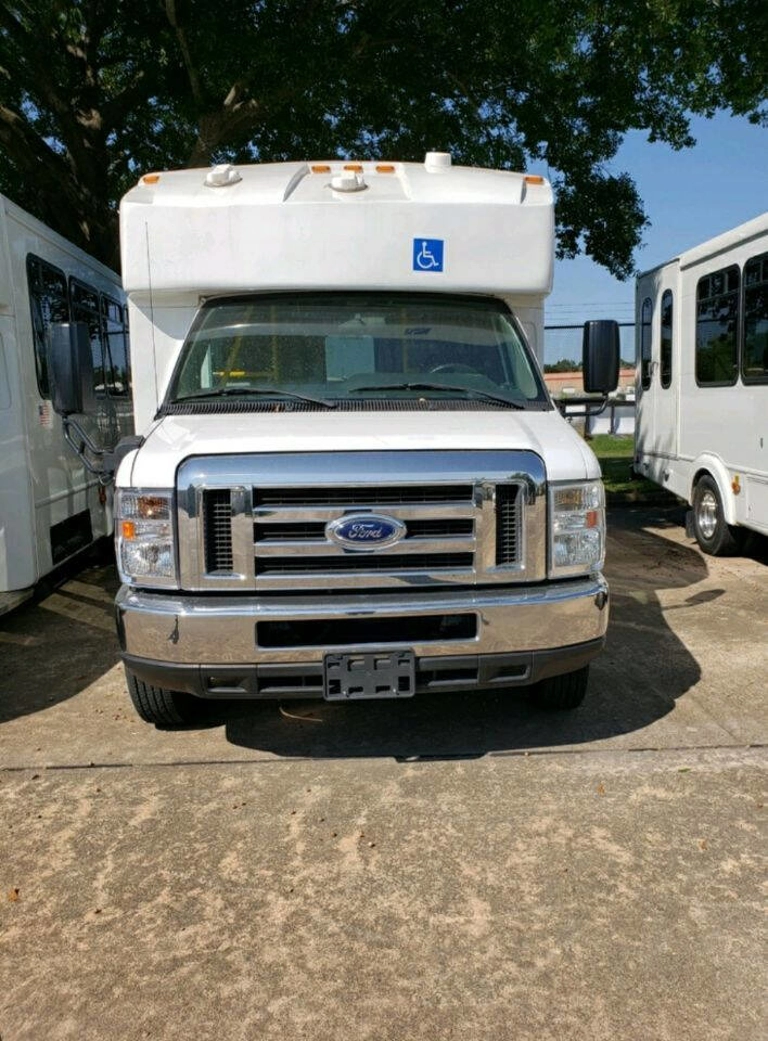 Picture of 2016 Ford E-450 ADA Shuttle Bus