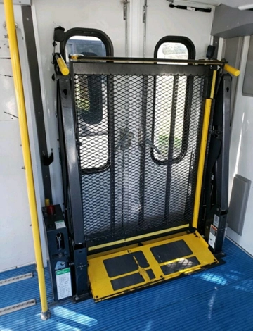 Picture of 2016 Ford E-450 ADA Shuttle Bus