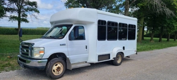 Picture of 2008 Ford E-350 Shuttle Bus